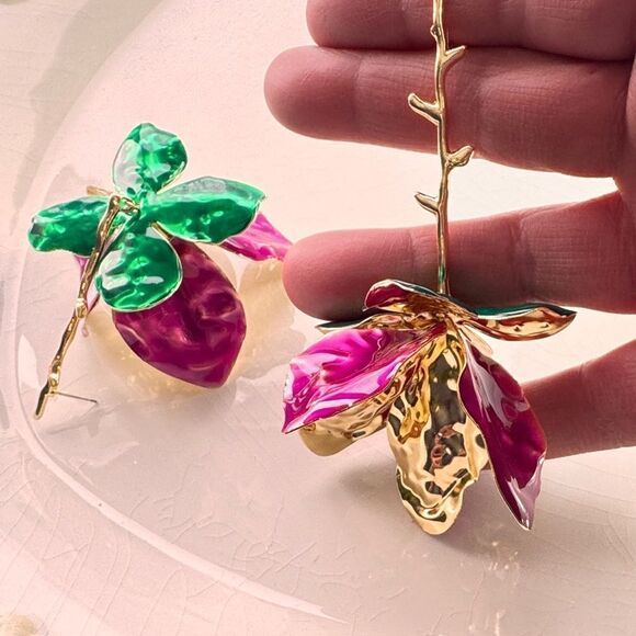 New! Zara Floral Earrings - Picture 5 of 11